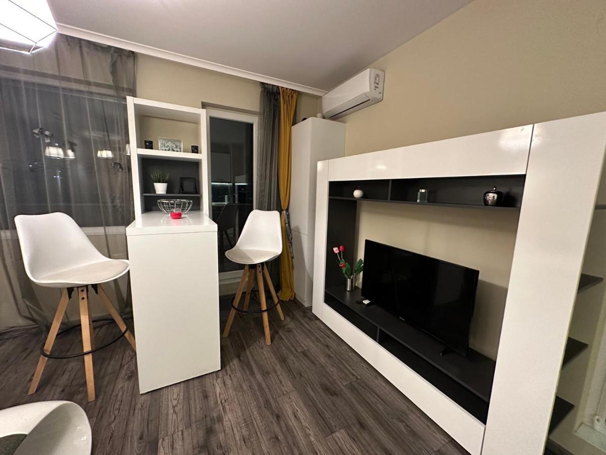 Uni Time Apartment By Lmg Σόφια Εξωτερικό φωτογραφία
