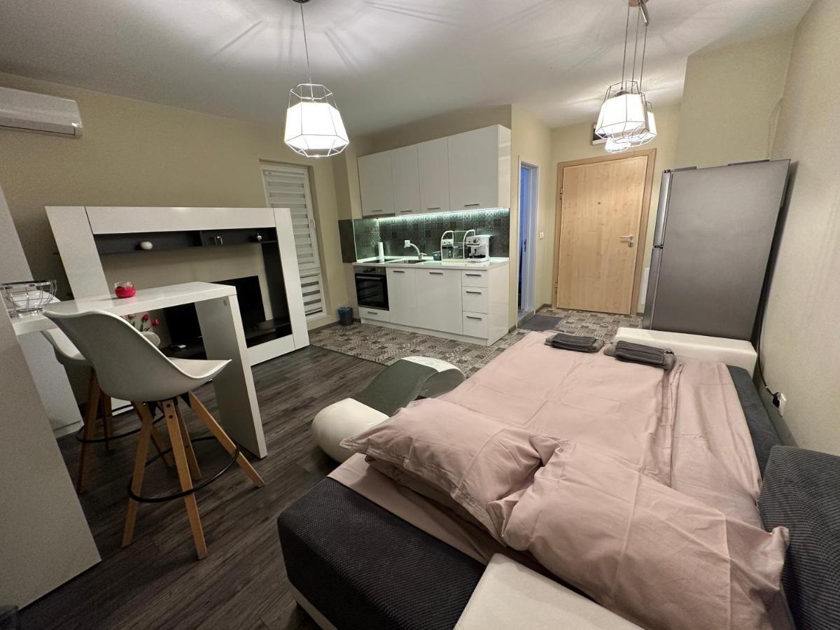 Uni Time Apartment By Lmg Σόφια Εξωτερικό φωτογραφία